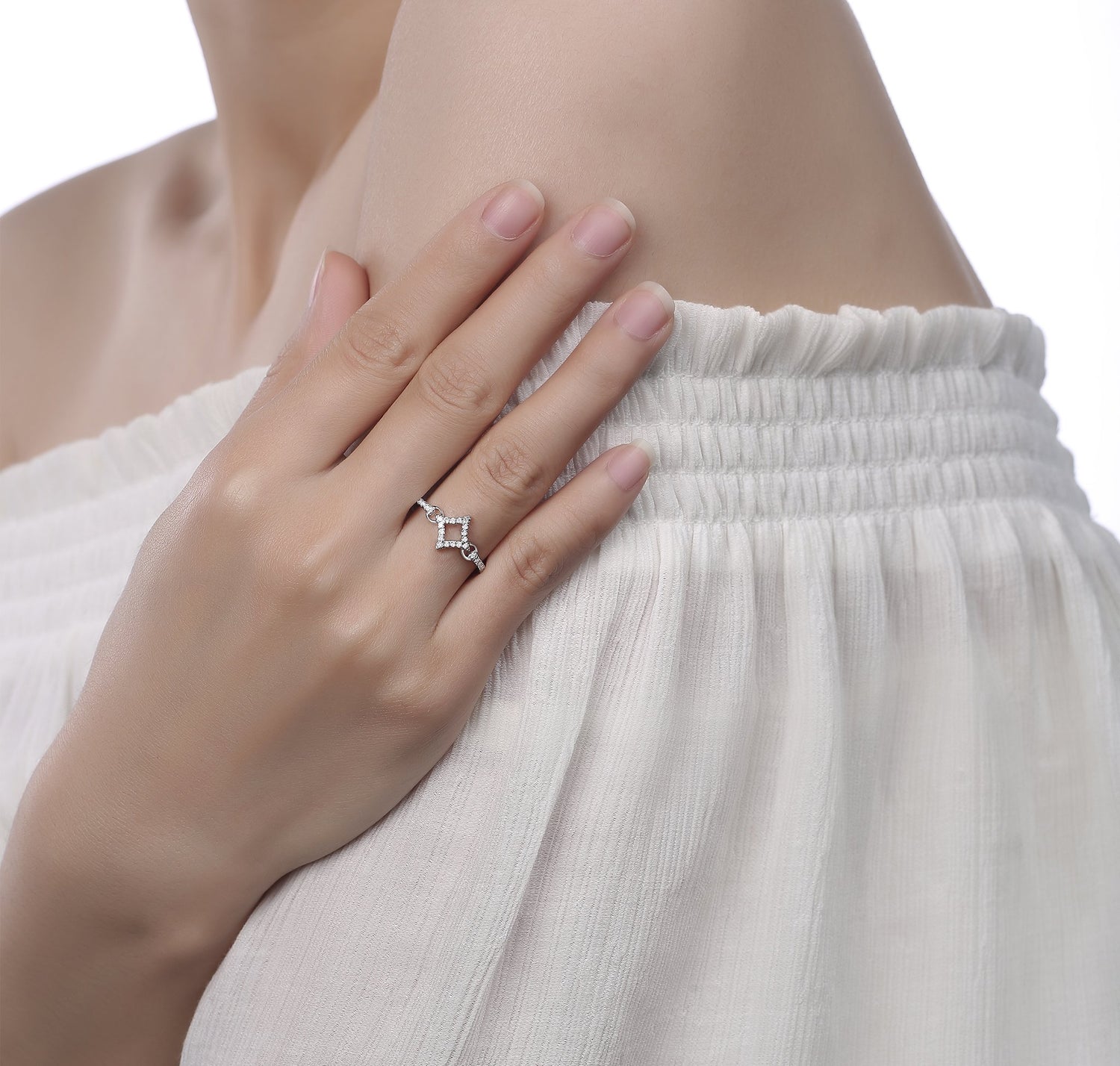 1k white diamonds Clearance